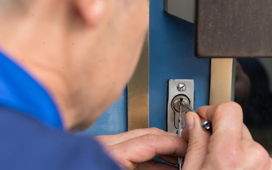 changer serrure porte blindée hlm Montigny-le-Bretonneux